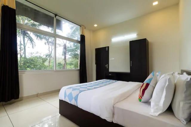 Letstay Vythiri Hill Palace Zimmer foto