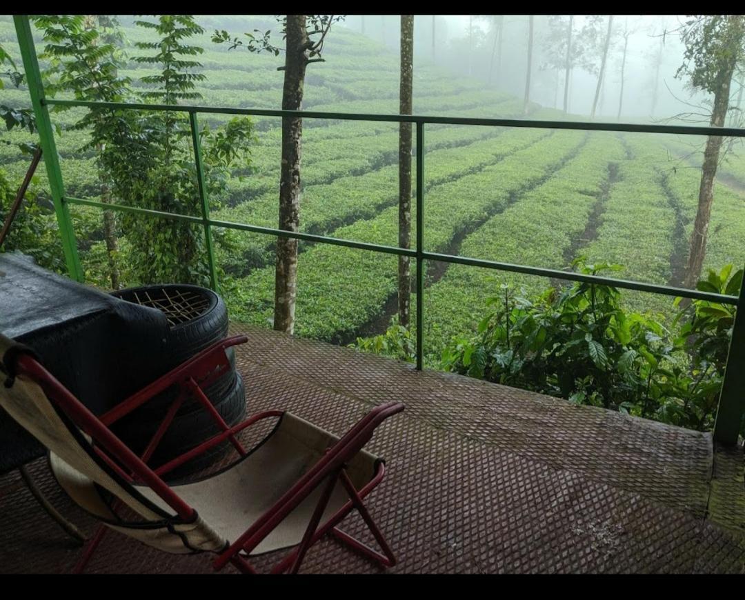 Letstay Vythiri Hill Palace Exterior foto
